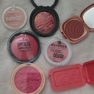 Essence and Revolution Blush Set - Pink and Coral Shades